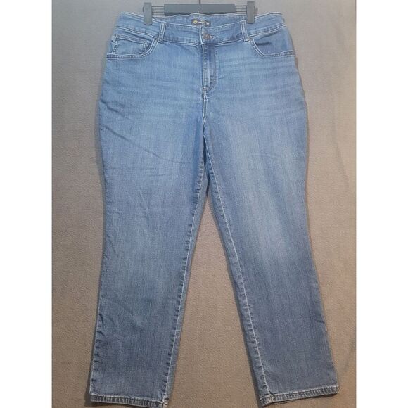 Lee‎ Relaxed Fit Straight Leg Mid-Rise Women's Jean Size 16W Petite - Picture 1 of 5